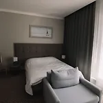 Merepargi & Cafe Hotel