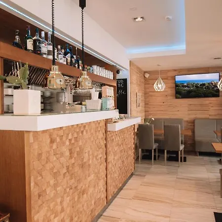 Hotel Merepargi & Cafe