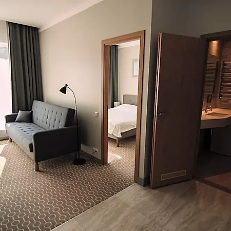 Hotel Merepargi & Cafe